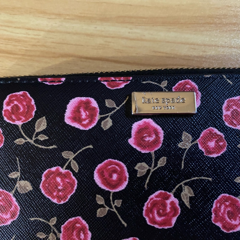 Kate spade ♠️ wallet - Picture 8 of 8